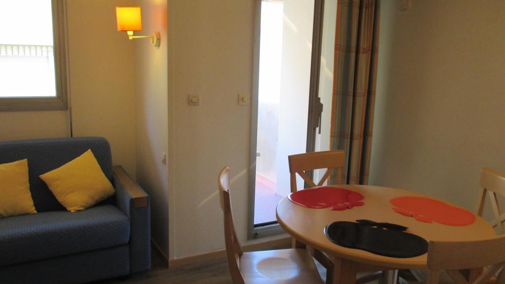 Promenade Des Bains Apartment Saint-Raphaël Pokoj fotografie